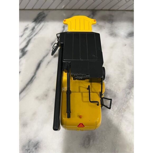 New Holland CX880 Britain Model 1:32 Reaper. Incomplete - Picture 5 of 10